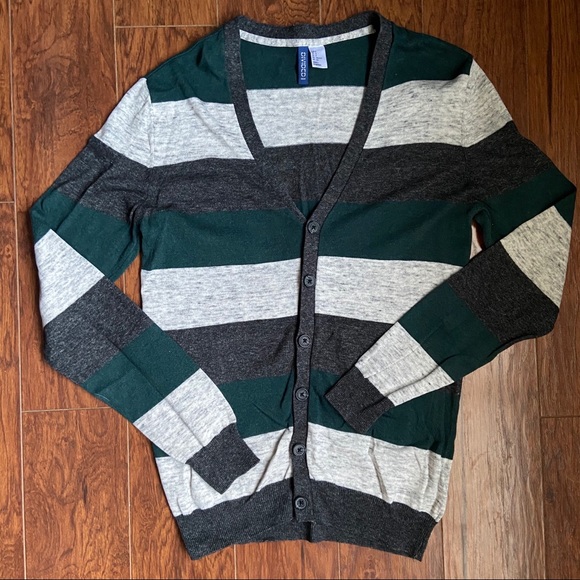 Cardigan - Picture 2 of 3